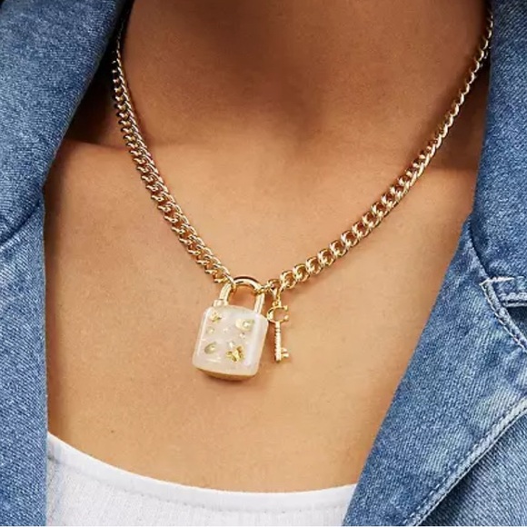 Coach Gold plated chain. - Picture 3 of 3